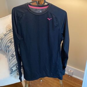 Mizuno large athletic shirt